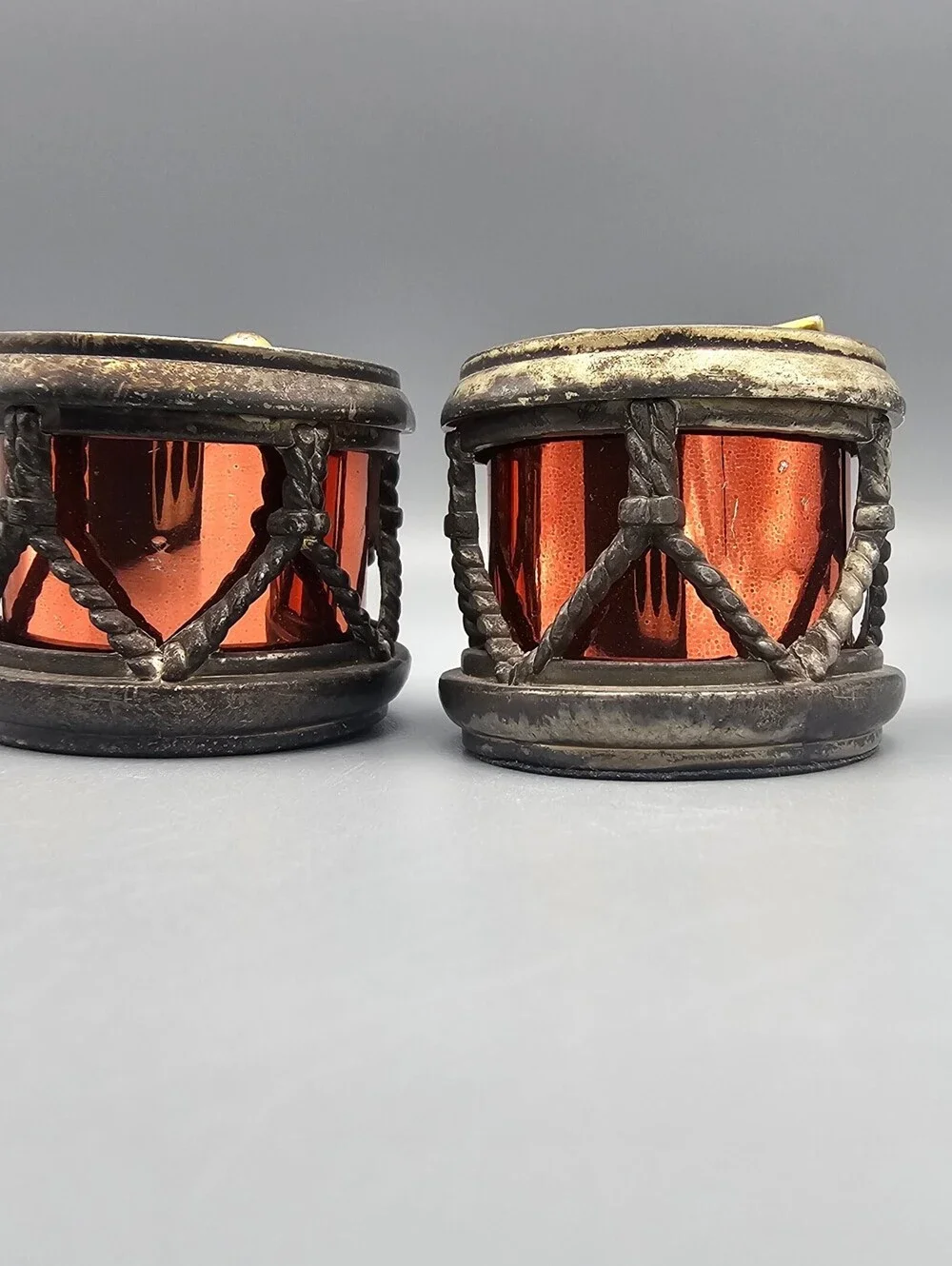 Pair of Vintage Decorative Drum Salt and pepper shakers